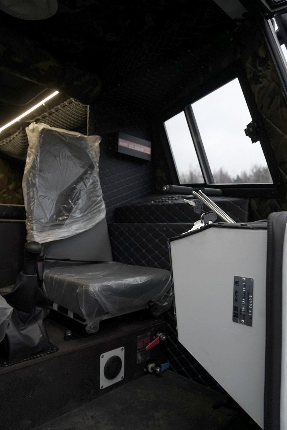 СТМ-3993 БП — амфибия, 6 мест, 800 кг