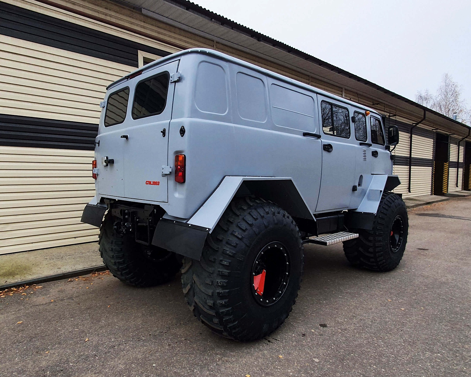СТМ-39933 «Автобус» — 8 мест, 1410 кг