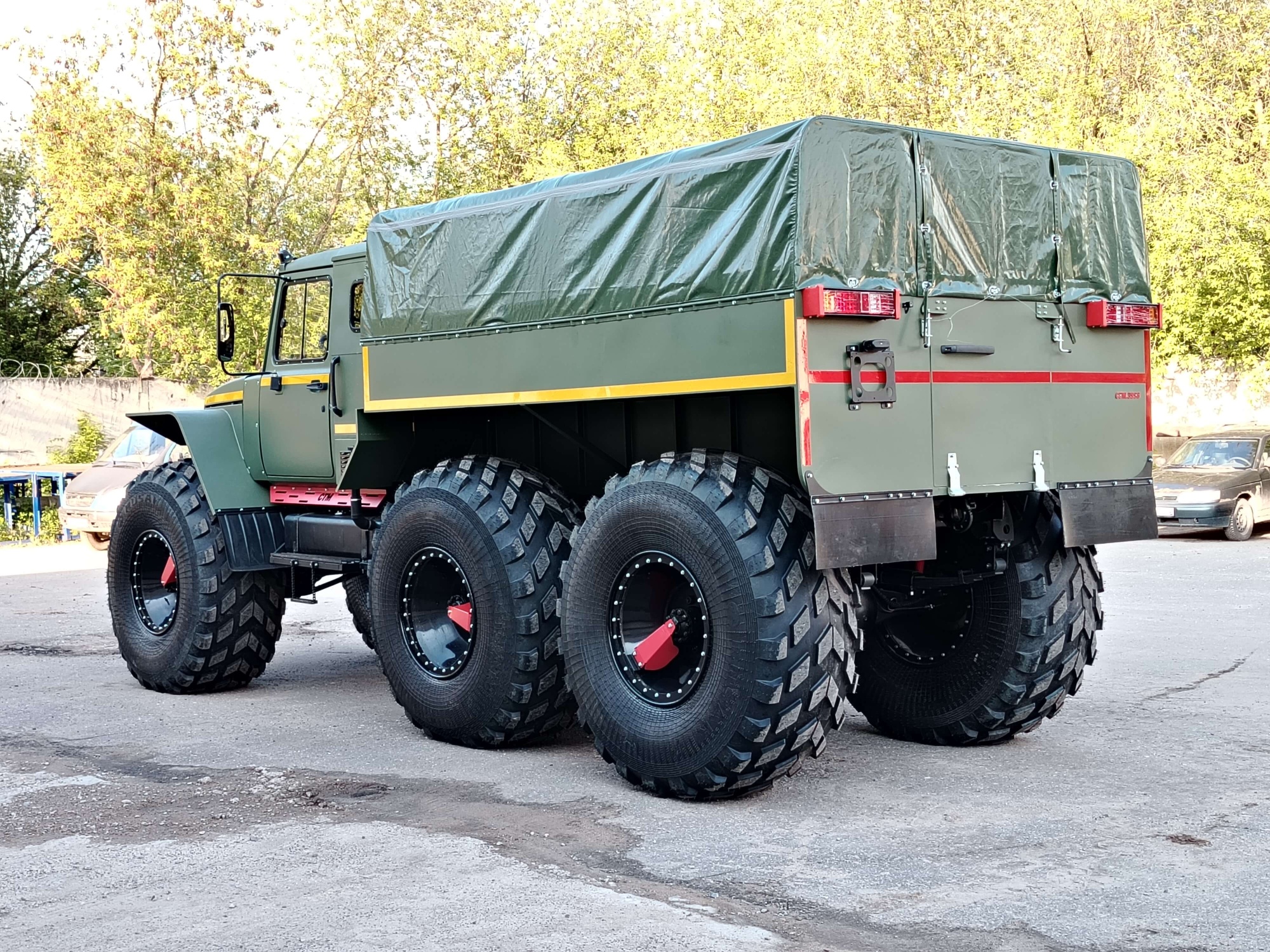СТМ-399662 — 4 места, 1860 кг